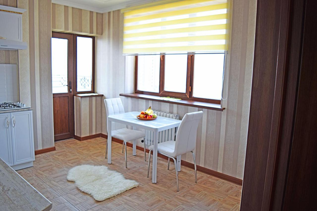 Sunny Apartment With Mountain View Bishkek Luaran gambar